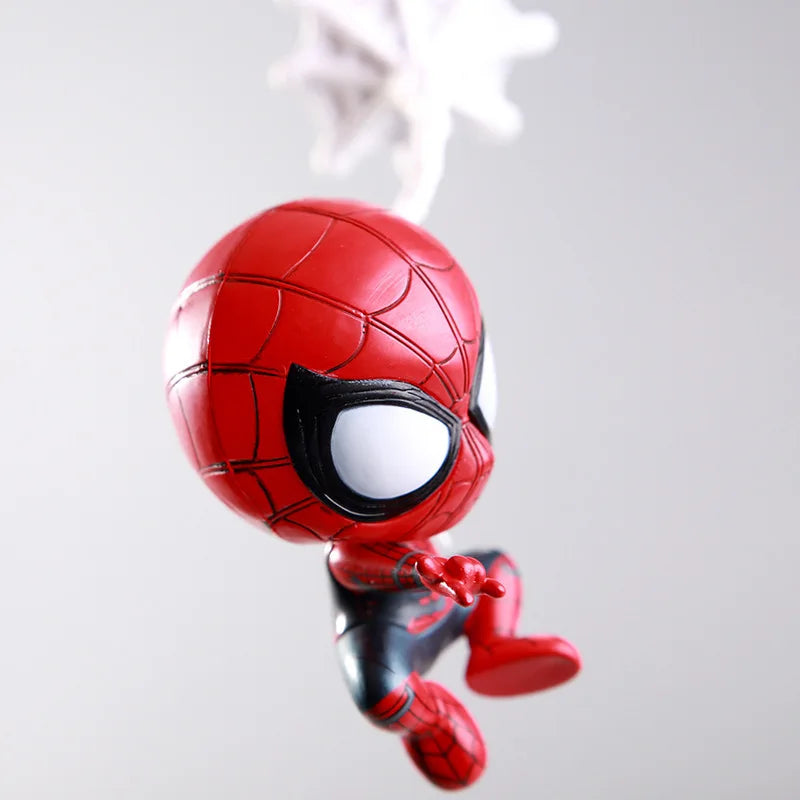 Petite Figurine Spider-Man qui Tisse une Toile